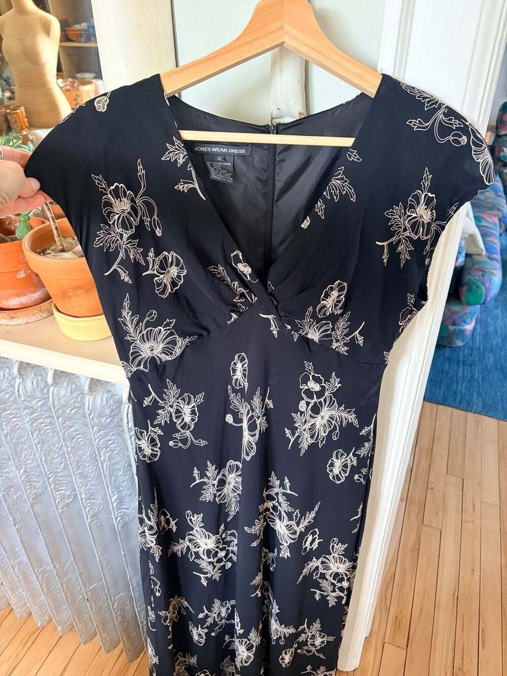 Jones Wear Black Floral Chiffon V-Neck Maxi Dress Size 12